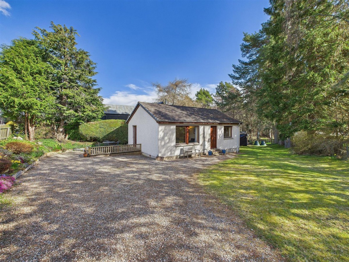 Images for Comiston, Tulloch Road, Nethy Bridge EAID:massoncairnsltdapi BID:1