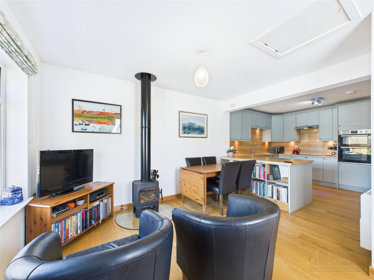 Images for 11 Carr Place, Carrbridge EAID:massoncairnsltdapi BID:1