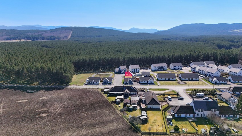 Images for 11 Carr Place, Carrbridge