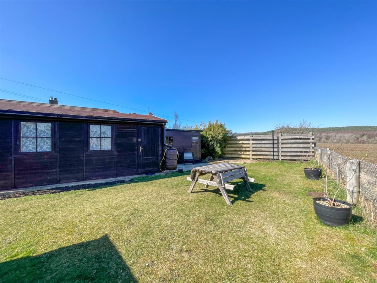 Images for 11 Carr Place, Carrbridge EAID:massoncairnsltdapi BID:1