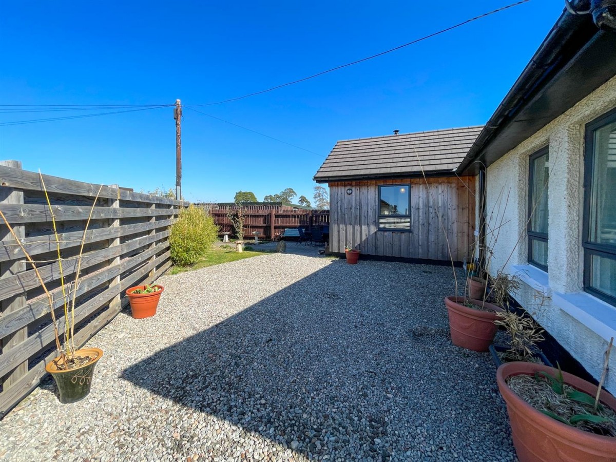 Images for 11 Carr Place, Carrbridge EAID:massoncairnsltdapi BID:1