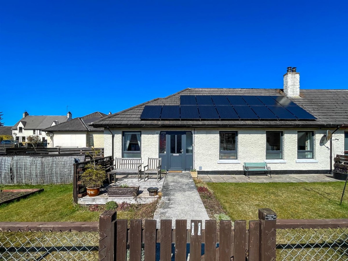 Images for 11 Carr Place, Carrbridge EAID:massoncairnsltdapi BID:1