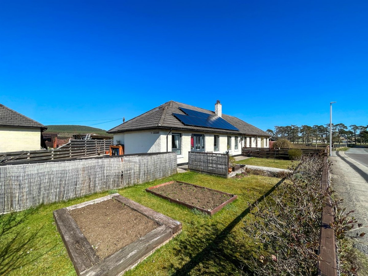 Images for 11 Carr Place, Carrbridge EAID:massoncairnsltdapi BID:1
