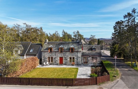 Lakefield, Main Street, Newtonmore
