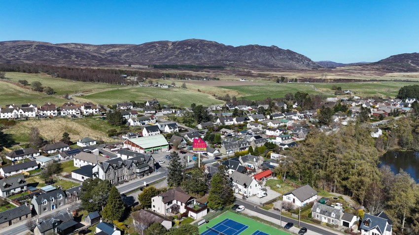 Images for Lakefield, Main Street, Newtonmore