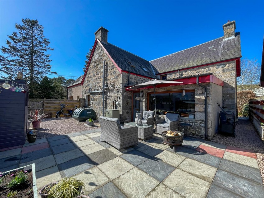 Images for Lakefield, Main Street, Newtonmore