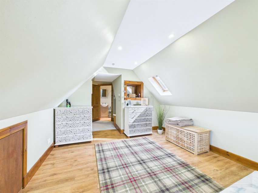 Images for Lakefield, Main Street, Newtonmore