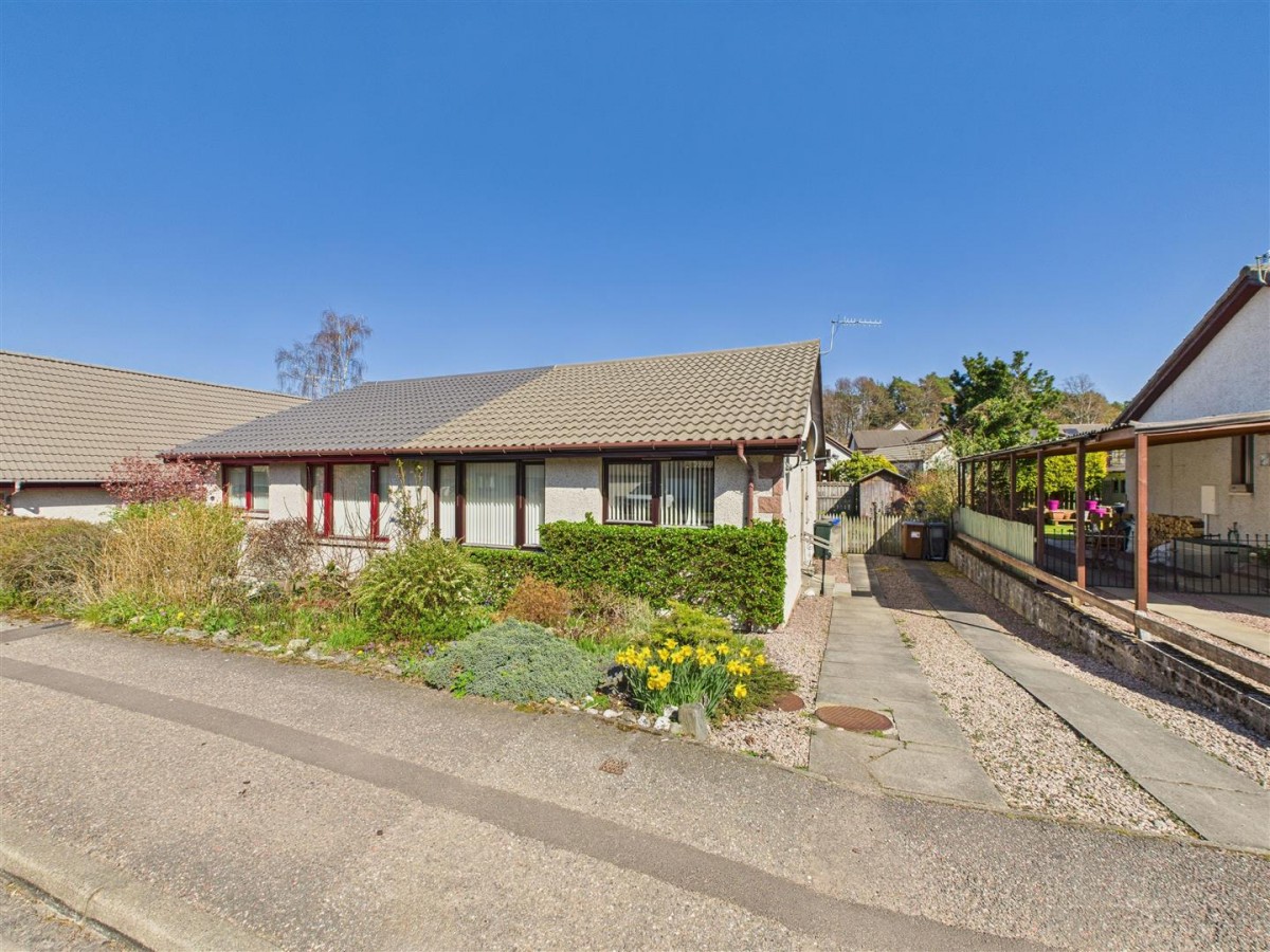 Images for 31 Hillside Avenue, Kingussie EAID:massoncairnsltdapi BID:1