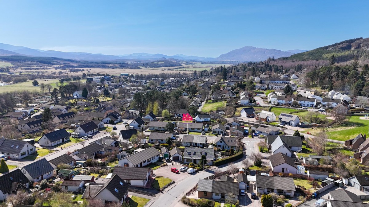 Images for 31 Hillside Avenue, Kingussie EAID:massoncairnsltdapi BID:1