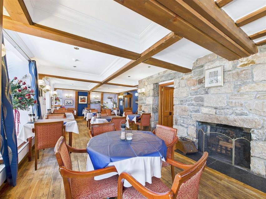 Images for The Clockhouse Restaurant & 2 Apartments, The Square, Tomintoul