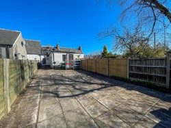 Images for The Clockhouse Restaurant & 2 Apartments, The Square, Tomintoul