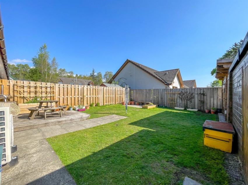 Images for 8 Loch Na Leoba Road, Newtonmore