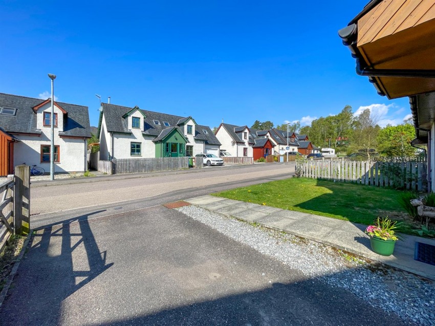 Images for 8 Loch Na Leoba Road, Newtonmore