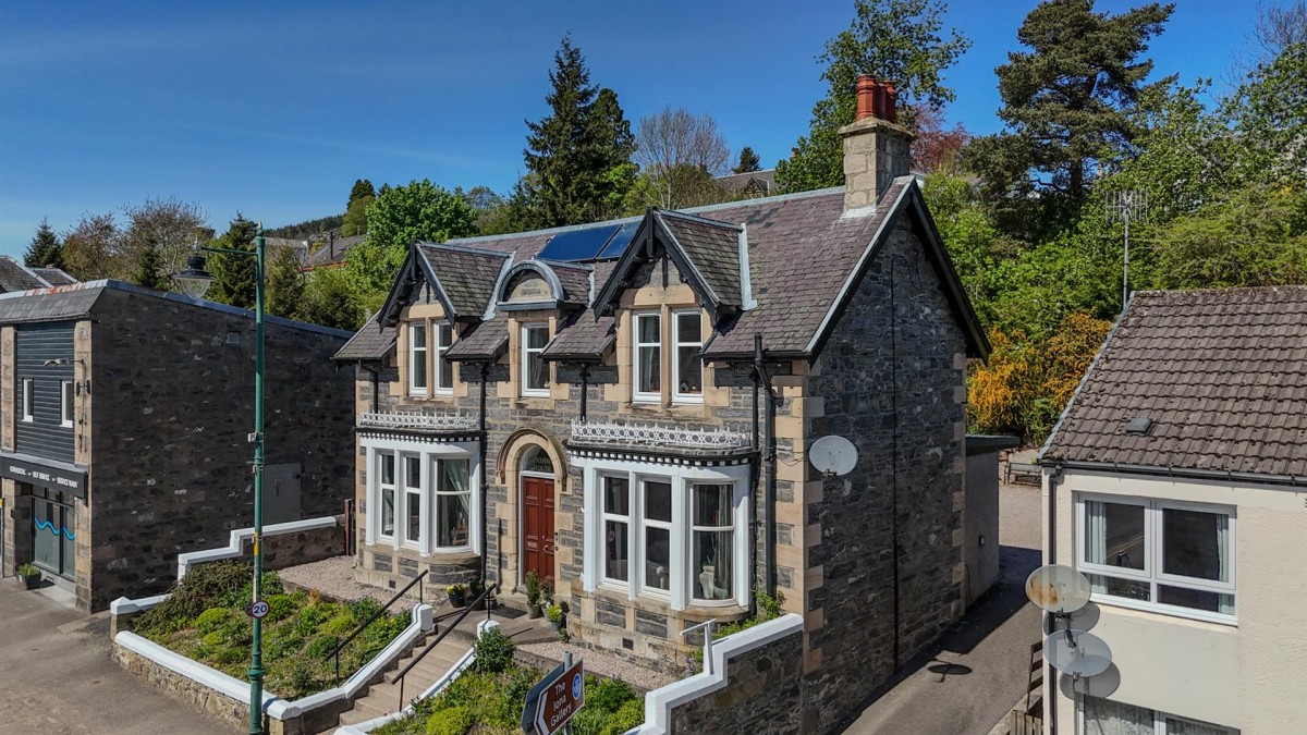Images for Dunmhor House, 67 High Street, Kingussie EAID:massoncairnsltdapi BID:1