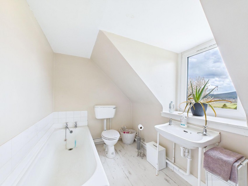 Images for Mains of Curr Farmhouse, Broomhill, Dulnain Bridge