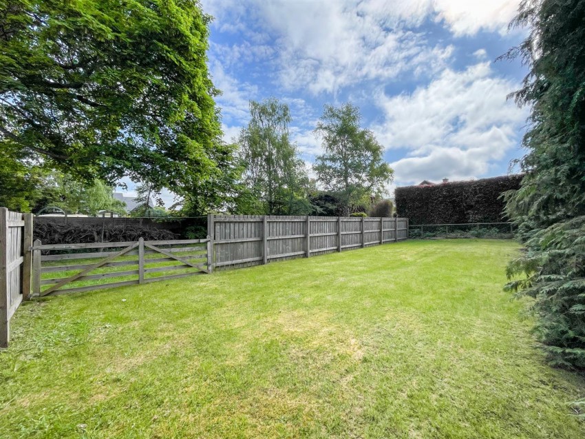 Images for 46b High Street, Grantown on Spey
