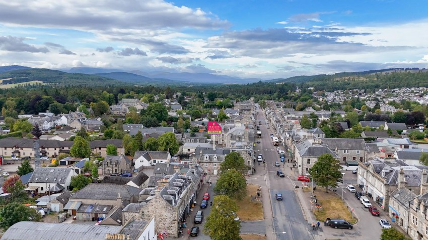 Images for 38 The Square, Grantown on Spey
