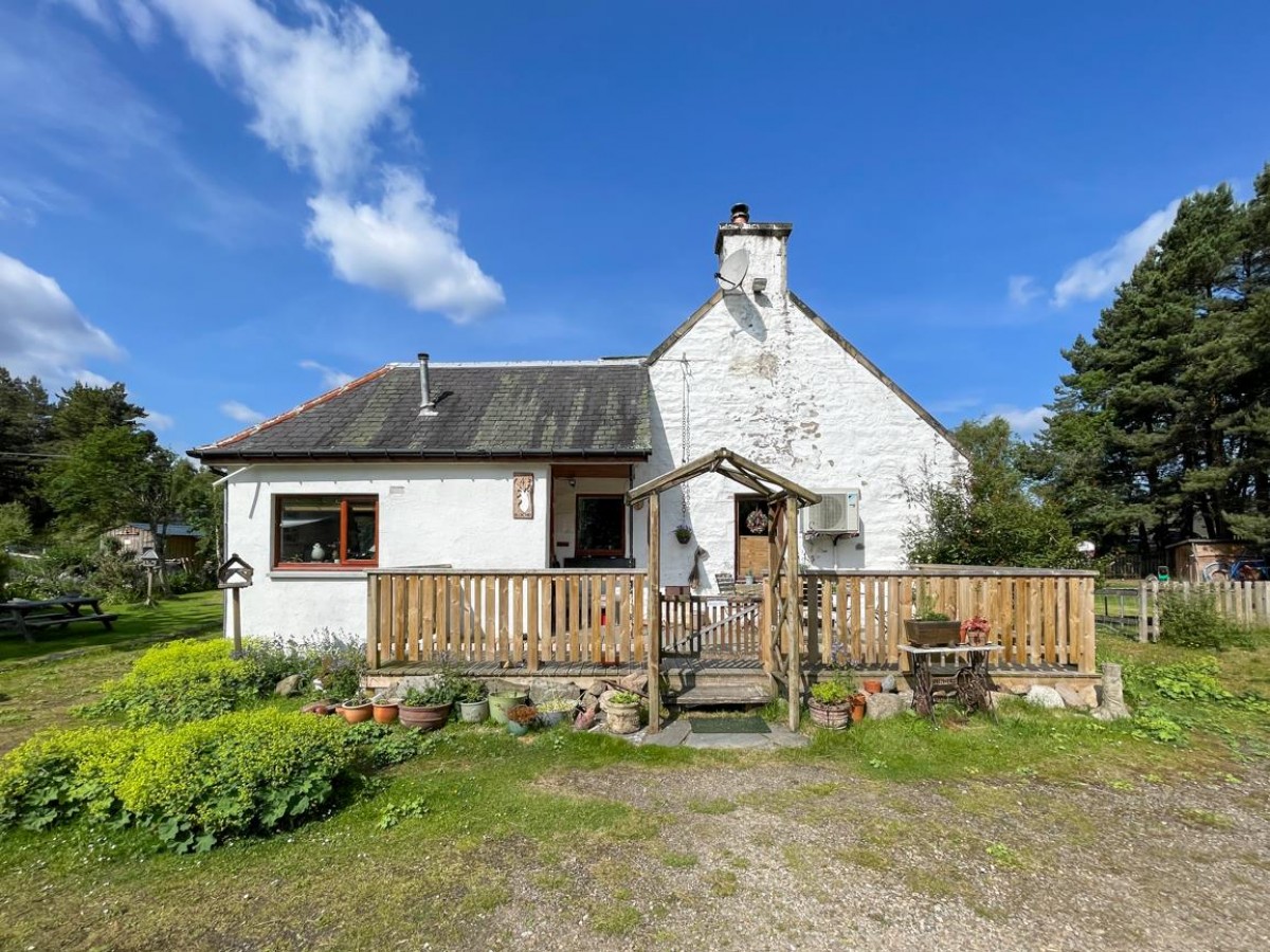 Images for Railway Cottage 4, Slochd, Carrbridge EAID:massoncairnsltdapi BID:1