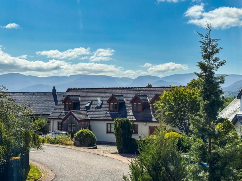 Images for 11 Croftside, Aviemore