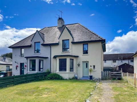 6 Fraser Road, Dulnain Bridge