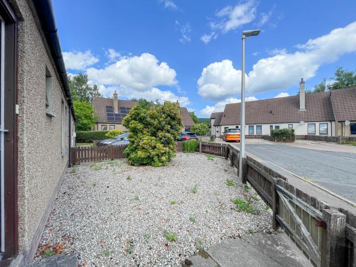 Images for 32 Strathspey Avenue, Aviemore EAID:massoncairnsltdapi BID:1