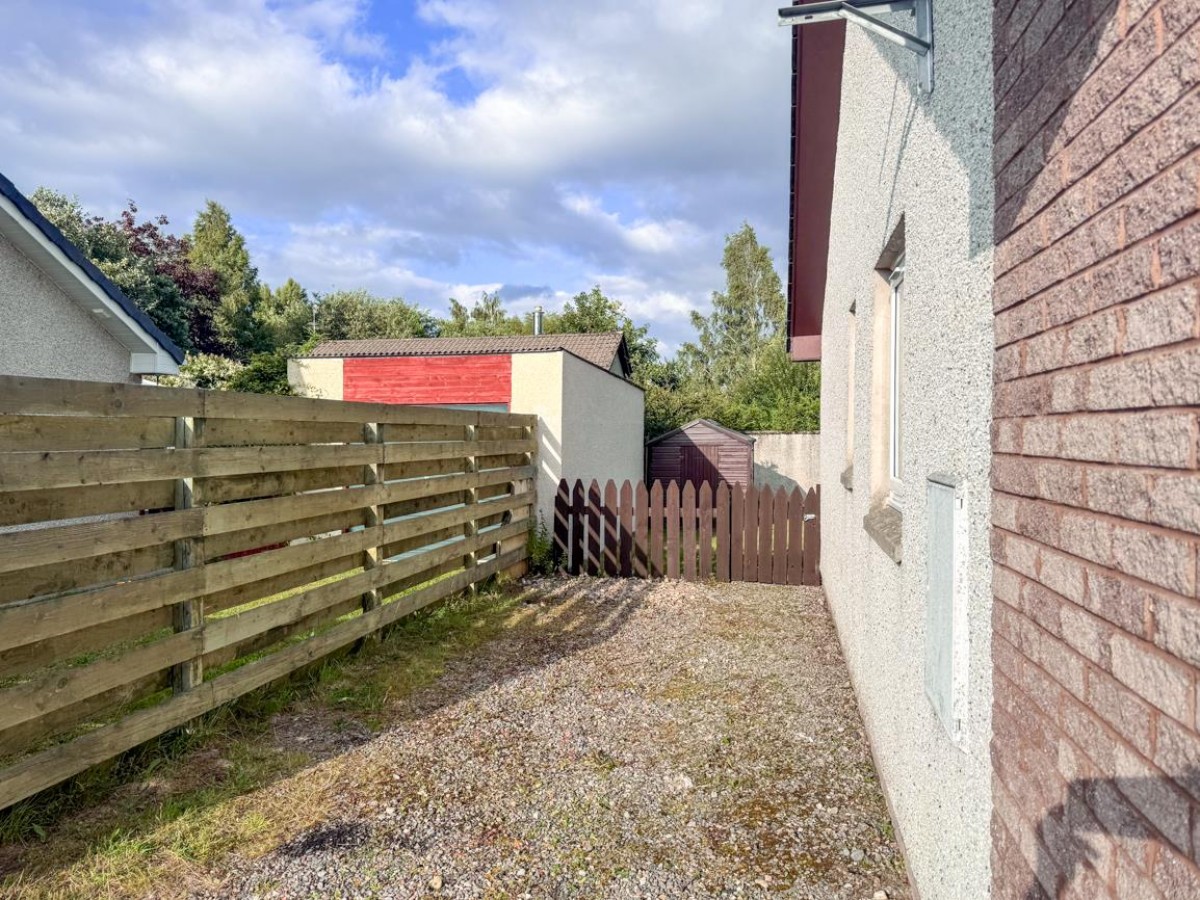 Images for 1 Corrour Road, Aviemore EAID:massoncairnsltdapi BID:1