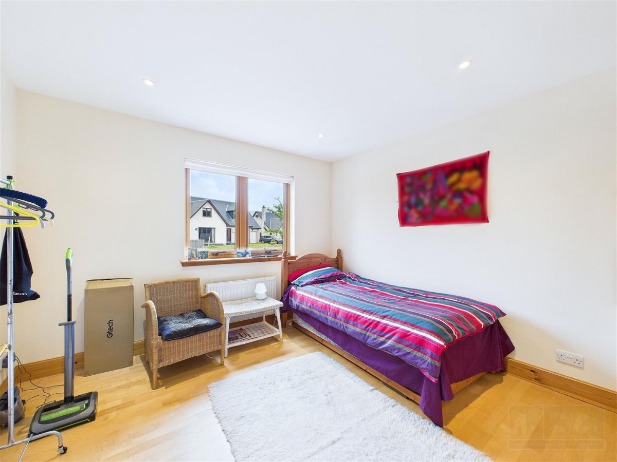 Images for 13 Macbean Road, Kincraig EAID:massoncairnsltdapi BID:1