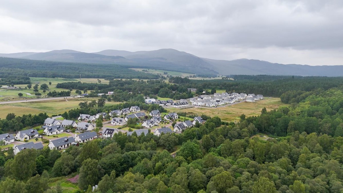 Images for 13 Macbean Road, Kincraig EAID:massoncairnsltdapi BID:1