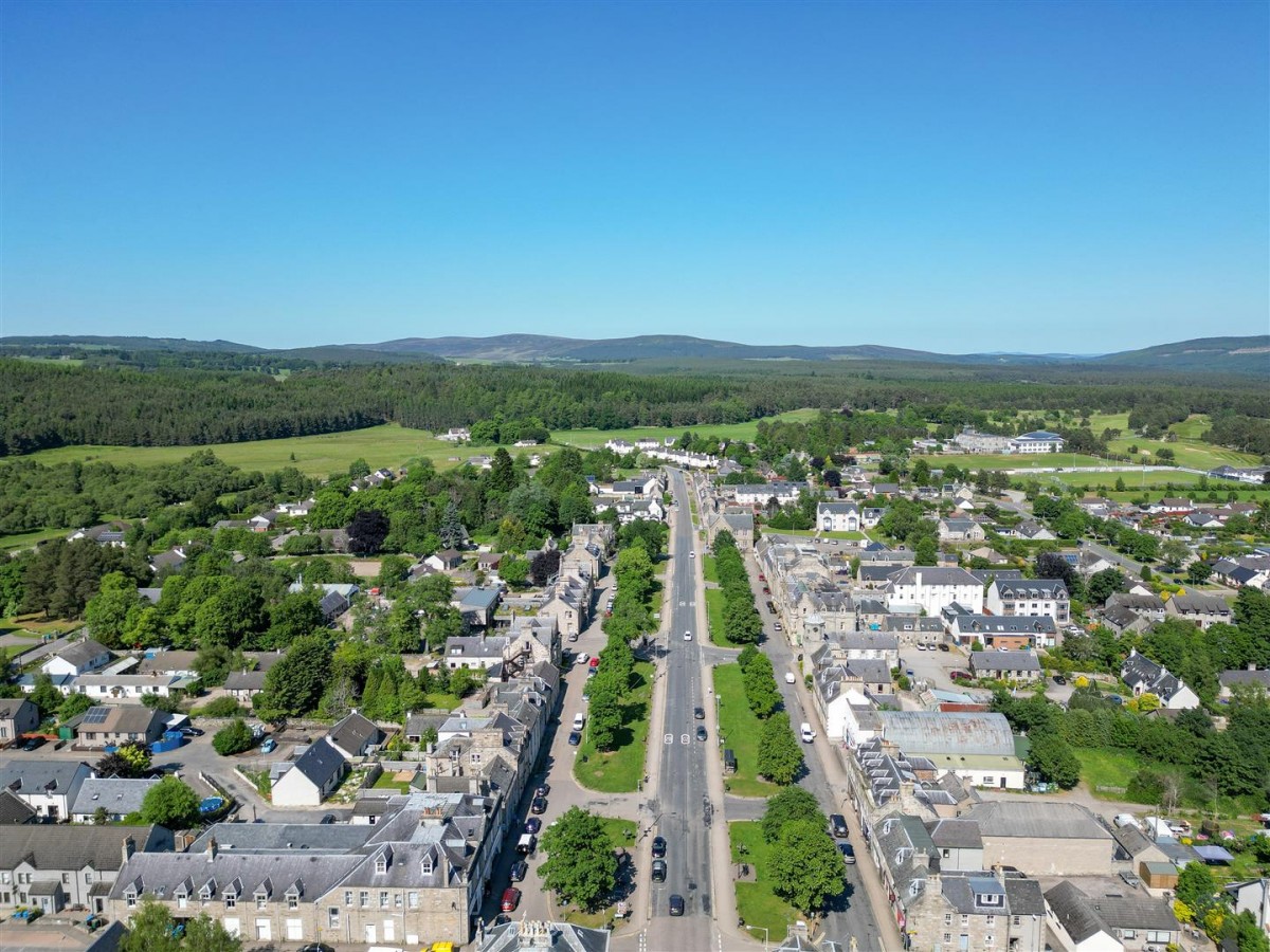 Images for Garden Apartment 2, Stonefield House, The Square, Grantown on Spey EAID:massoncairnsltdapi BID:1