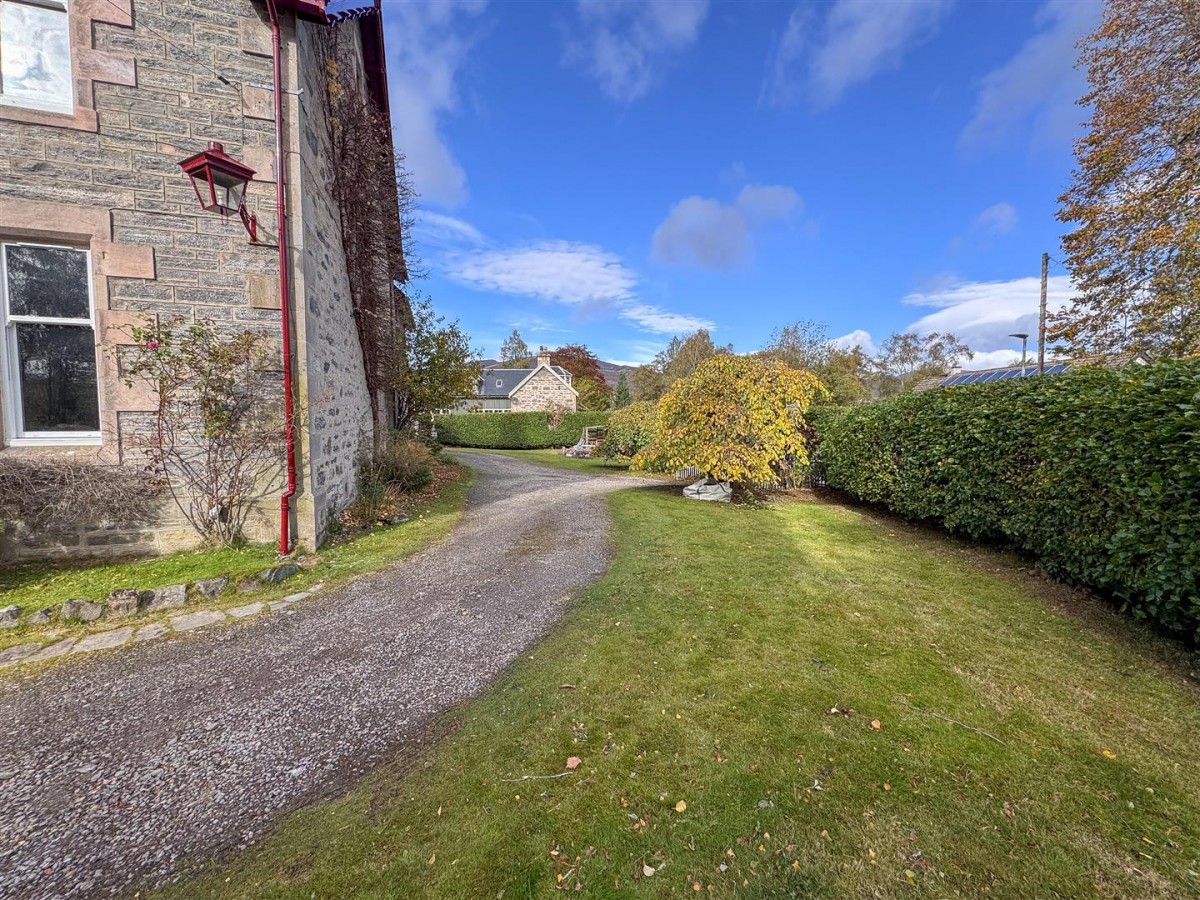 Images for Ardinsh, The Brae, Kincraig, Kingussie EAID:massoncairnsltdapi BID:1