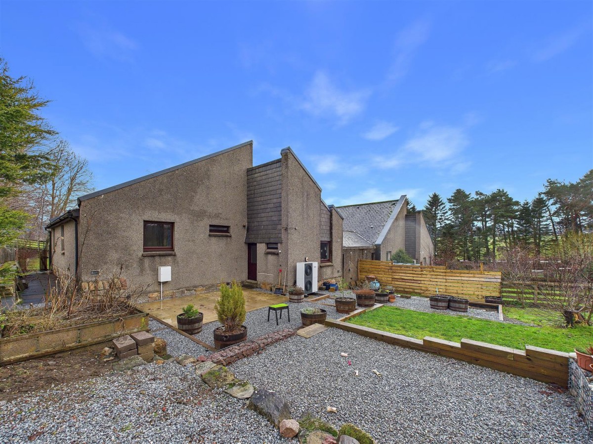 Images for 1 Altnabhainne Distillery Cottages, Glenrinnes, Glenlivet EAID:massoncairnsltdapi BID:1