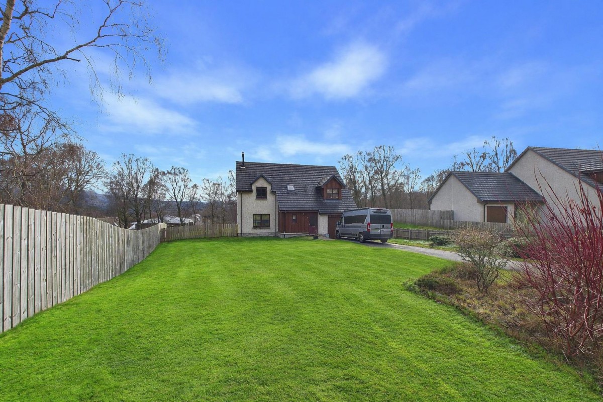 Images for 3 Patterson Place, High Burnside, Aviemore EAID:massoncairnsltdapi BID:1