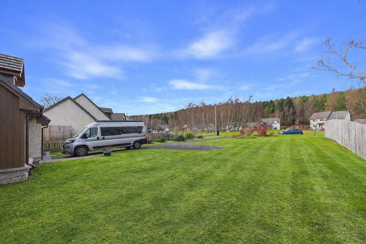 Images for 3 Patterson Place, High Burnside, Aviemore EAID:massoncairnsltdapi BID:1