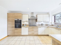 Images for 3 Patterson Place, High Burnside, Aviemore