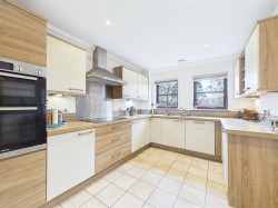 Images for 3 Patterson Place, High Burnside, Aviemore