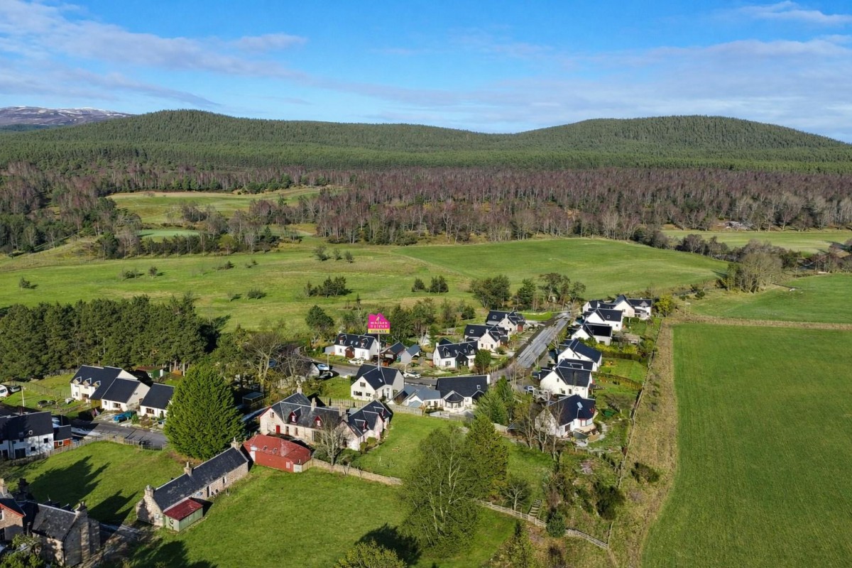 Images for 4 Dalmore Road, Carrbridge EAID:massoncairnsltdapi BID:1