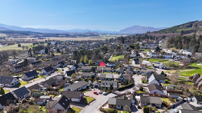 Images for 31 Hillside Avenue, Kingussie