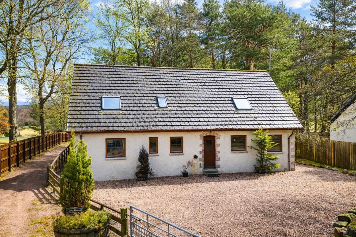 Images for Woodland Lodge, 9 Kinchurdy Road, Boat Of Garten EAID:massoncairnsltdapi BID:1