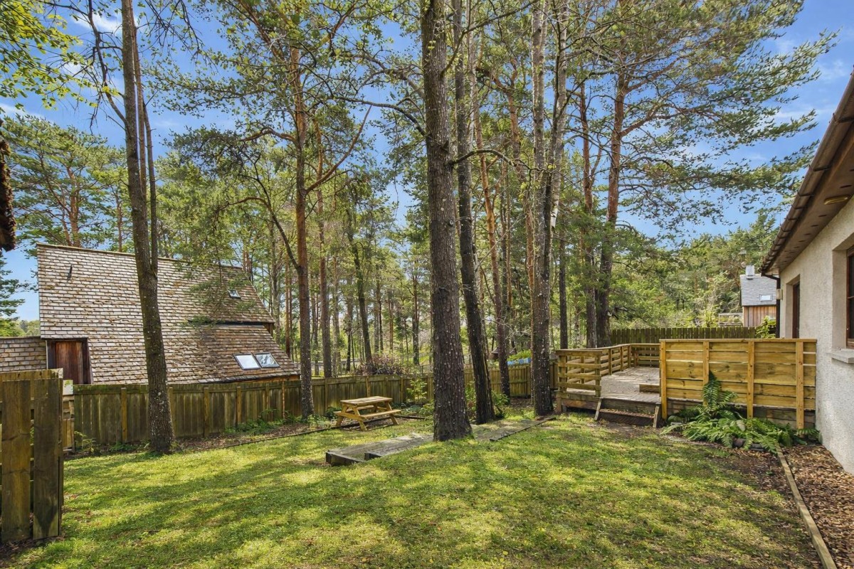 Images for Woodland Lodge, 9 Kinchurdy Road, Boat Of Garten EAID:massoncairnsltdapi BID:1