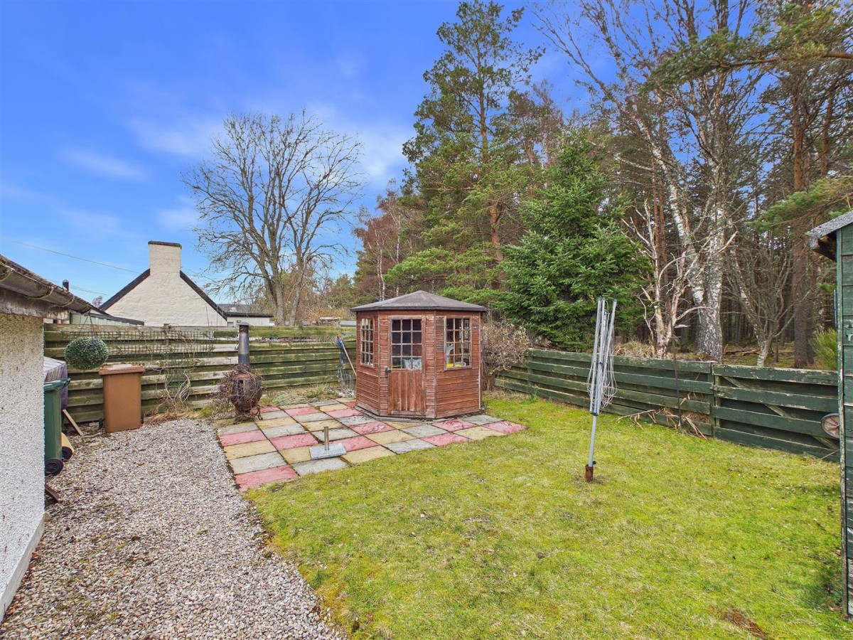 Images for 21 Mackenzie Crescent, Nethy Bridge EAID:massoncairnsltdapi BID:1