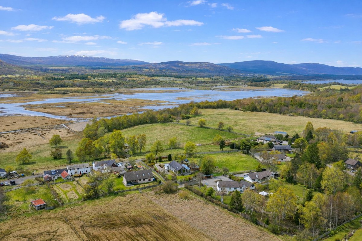 Images for Larchfield Cottage, Insh, Kingussie EAID:massoncairnsltdapi BID:1