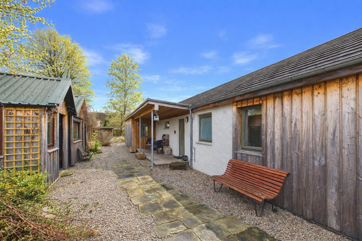 Images for Larchfield Cottage, Insh, Kingussie EAID:massoncairnsltdapi BID:1