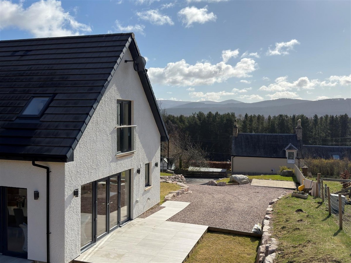 Images for Cath Ann, Skye Of Curr Road, Dulnain Bridge EAID:massoncairnsltdapi BID:1