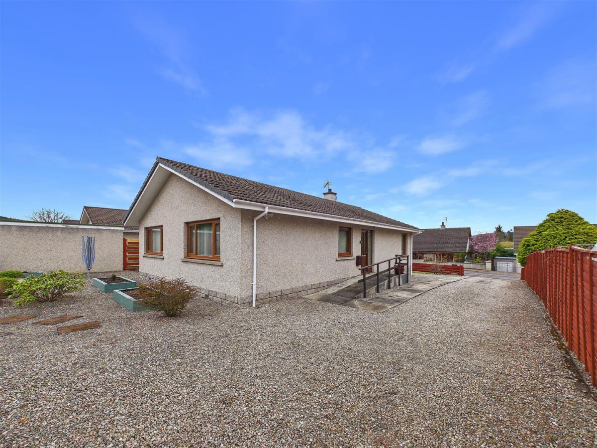 Images for 32 Strathspey Drive, Grantown on Spey EAID:massoncairnsltdapi BID:1