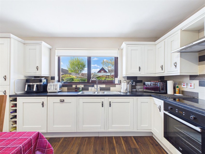 Images for Lonach Cottage, 60 Main Street, Tomintoul