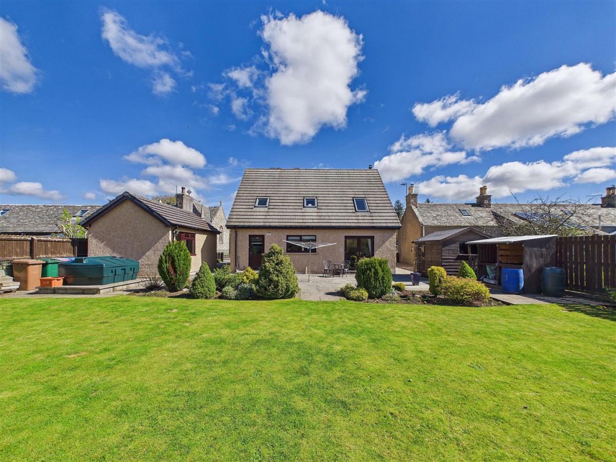Images for Lonach Cottage, 60 Main Street, Tomintoul EAID:massoncairnsltdapi BID:1