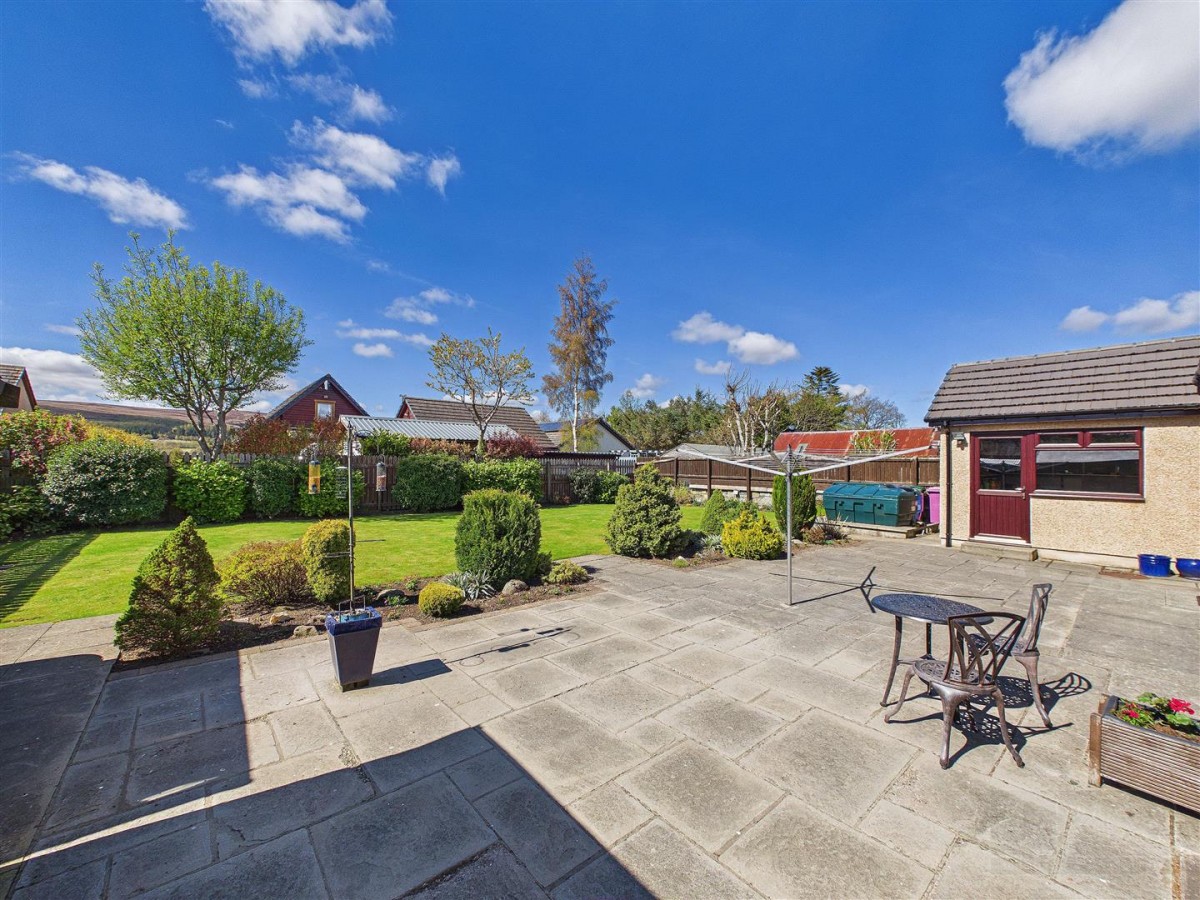 Images for Lonach Cottage, 60 Main Street, Tomintoul EAID:massoncairnsltdapi BID:1