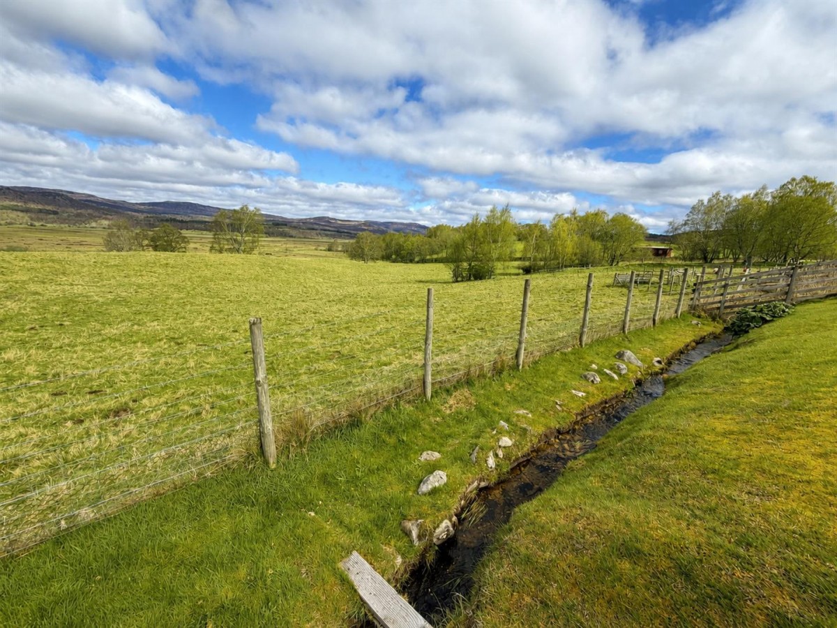 Images for Rose Cottage, Insh, Kingussie EAID:massoncairnsltdapi BID:1