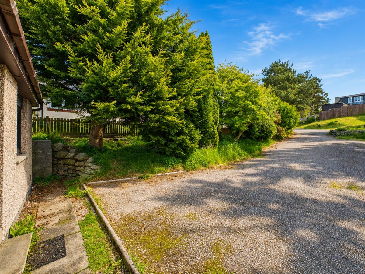 Images for 4 James Court, Kingussie EAID:massoncairnsltdapi BID:1