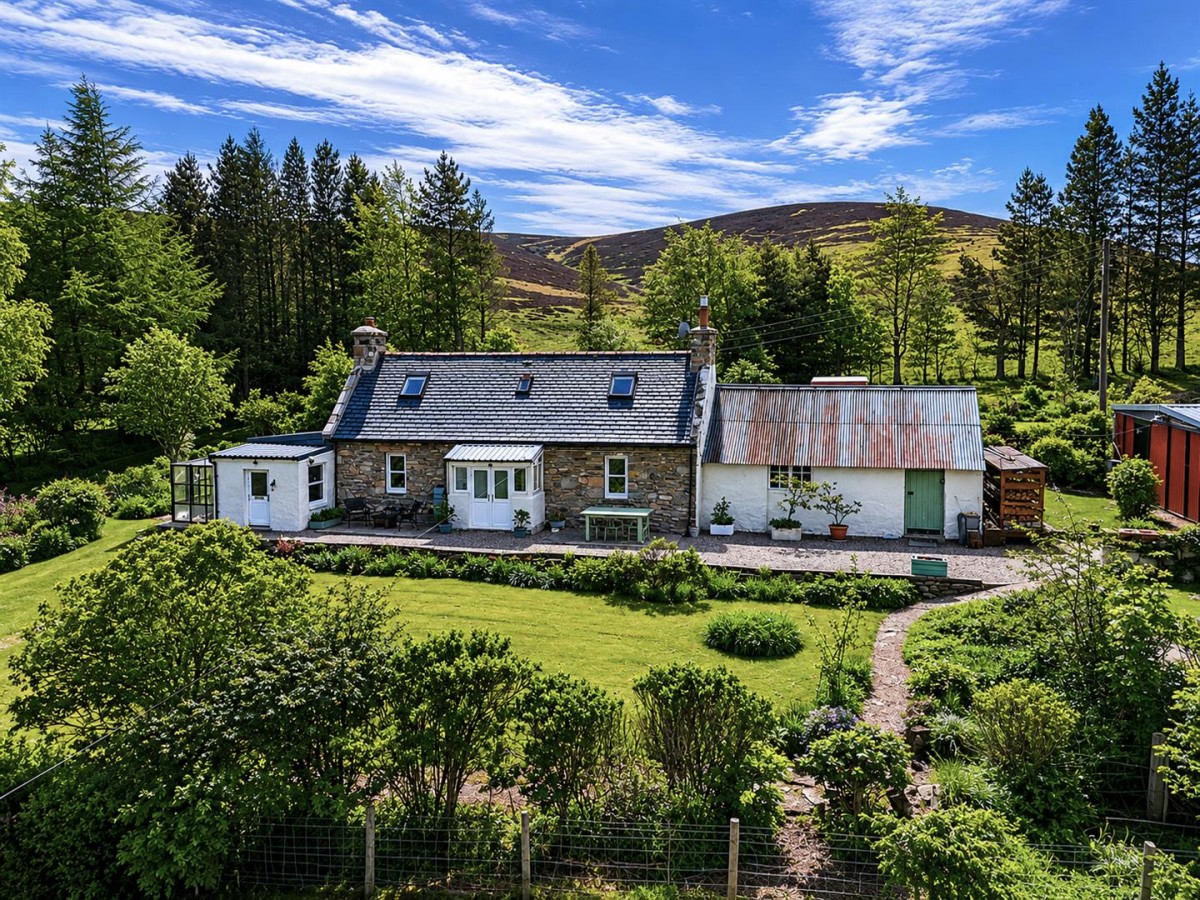 Images for Carnside, Gallowhill, Glenlivet EAID:massoncairnsltdapi BID:1